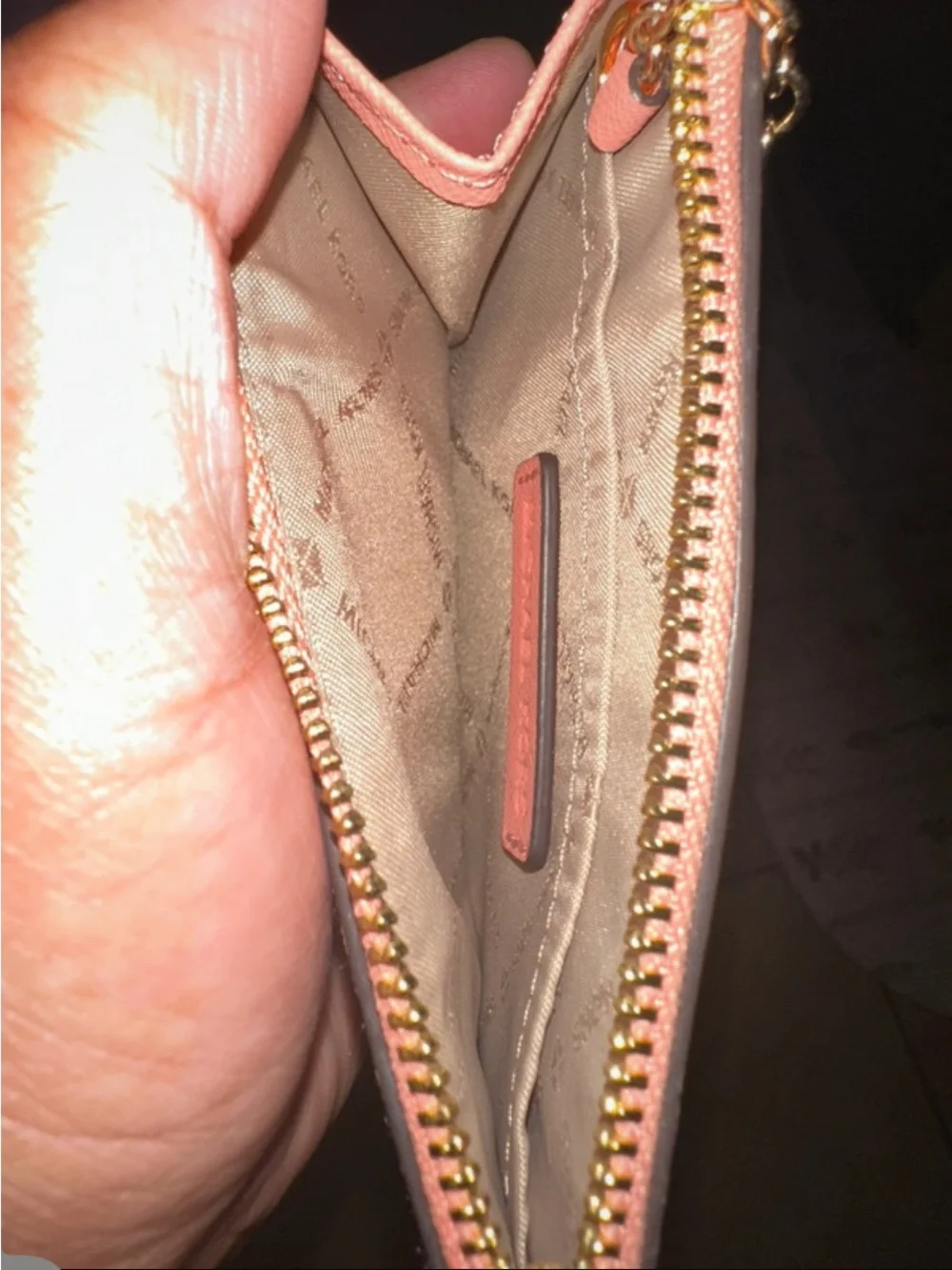 Michael Kors compact zip